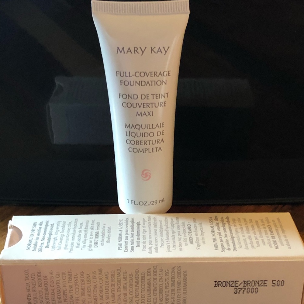 Mary Kay Full Coverage Foundation Bronze 500